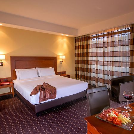 Hotel Capannelle Roma Εξωτερικό φωτογραφία