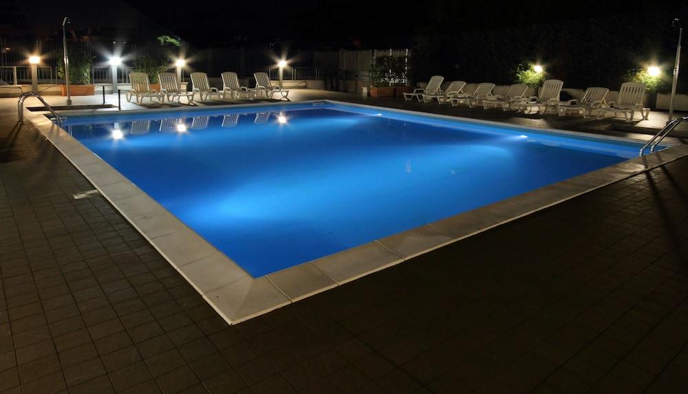 Hotel Capannelle Roma Εξωτερικό φωτογραφία