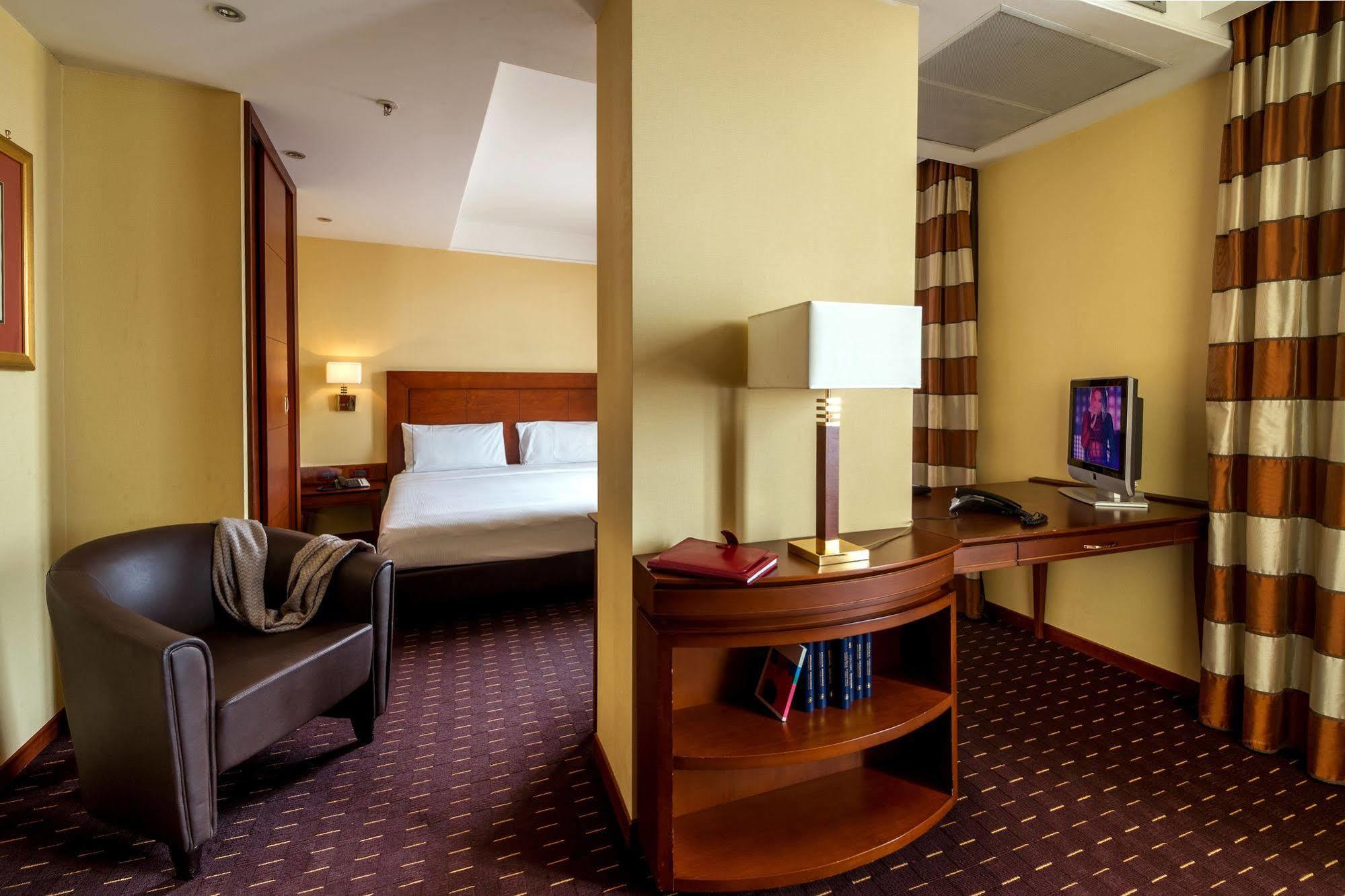 Hotel Capannelle Roma Εξωτερικό φωτογραφία